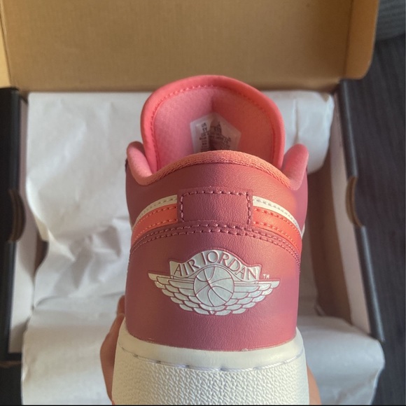 *SOLD* Jordan 1 low GS - Picture 3 of 5